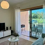 White By Check-in Portugal בית נופש